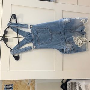 Short overalls